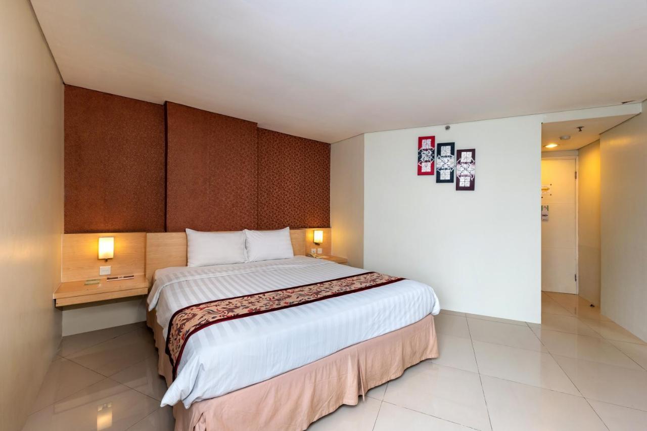 Bekizaar Hotel Surabaya Rum bild