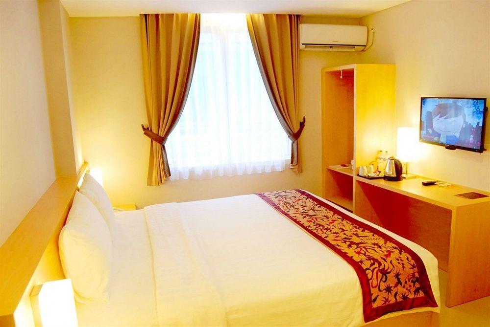 Bekizaar Hotel Surabaya Exteriör bild