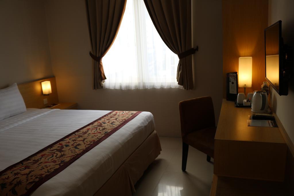 Bekizaar Hotel Surabaya Exteriör bild