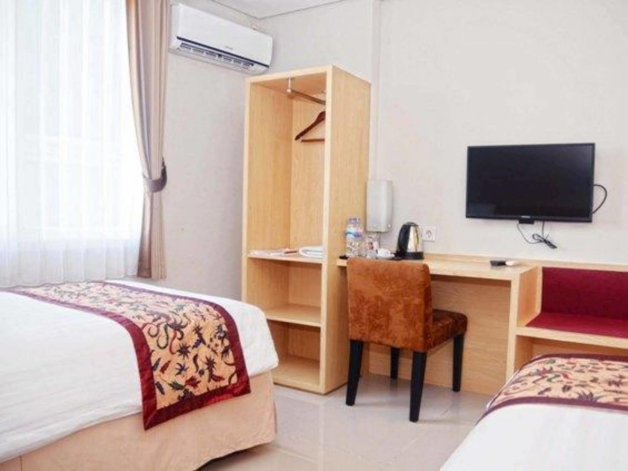 Bekizaar Hotel Surabaya Exteriör bild